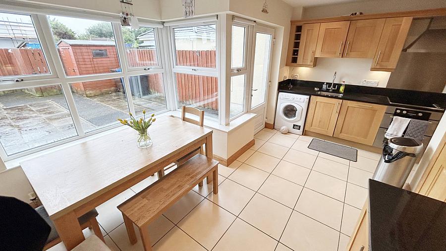 32 Castle Walk Mews