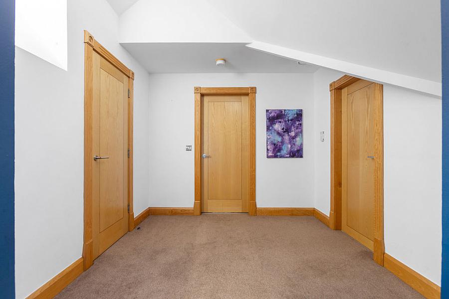 100a Lodge Road