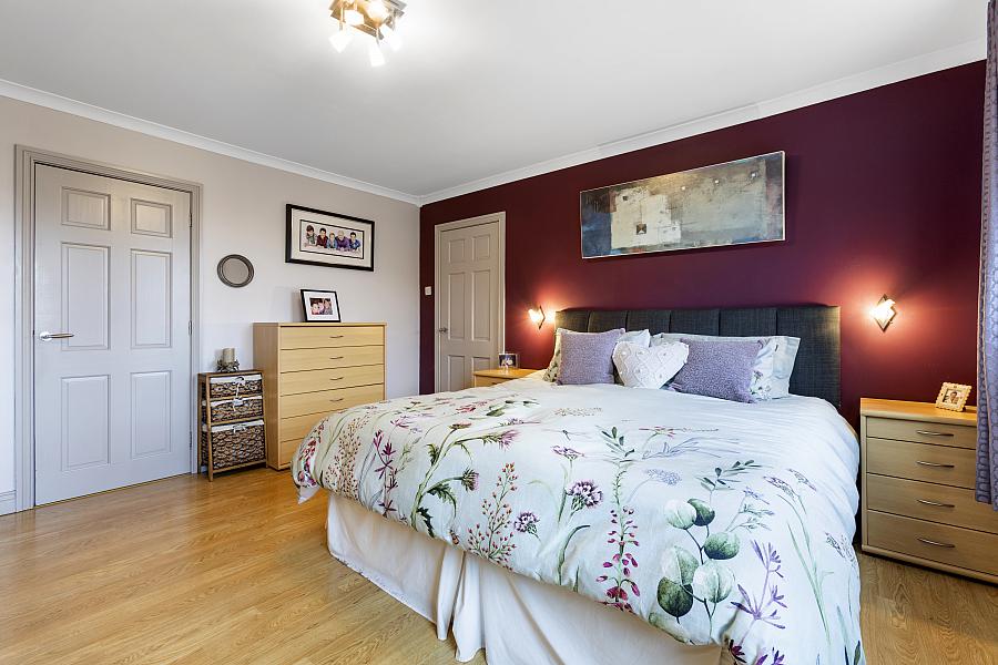 4 Knocklynn Manor