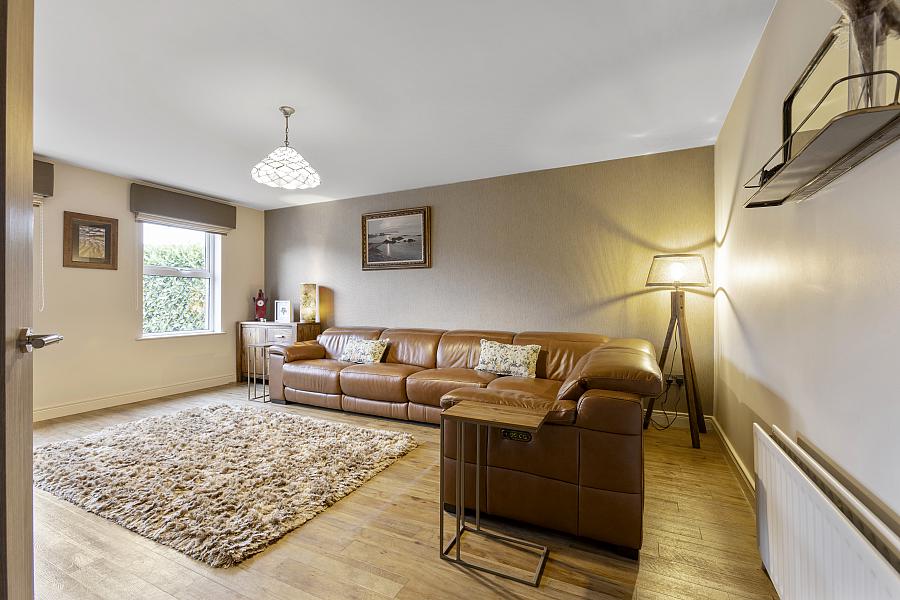 4 Knocklynn Manor