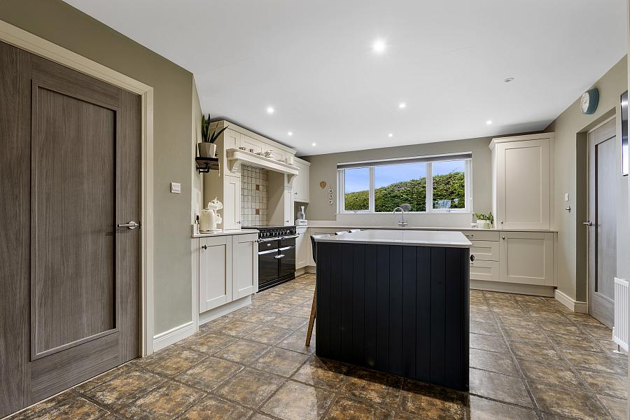 4 Knocklynn Manor