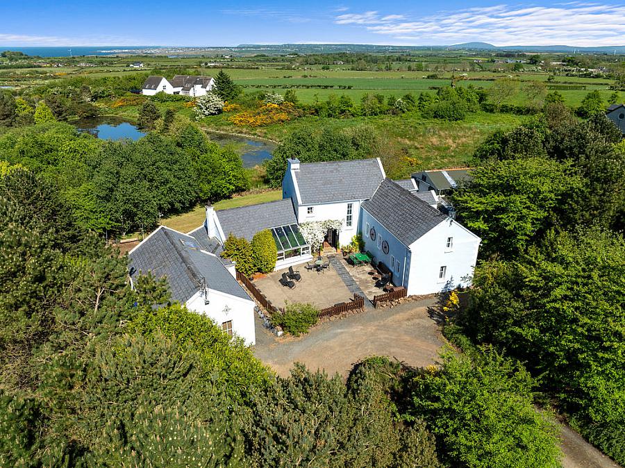Eala Lodge, 48 Glebe Road Castlerock