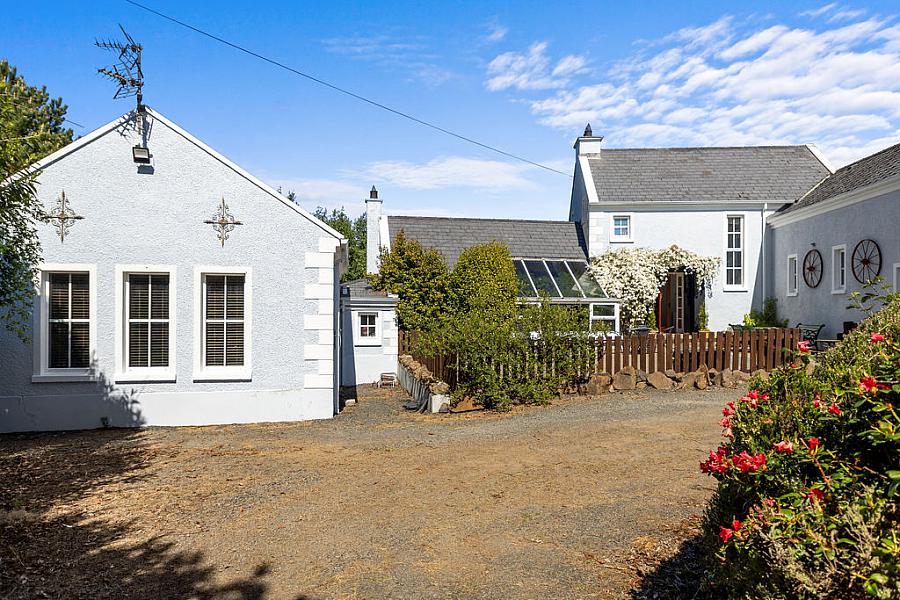 Eala Lodge, 48 Glebe Road Castlerock