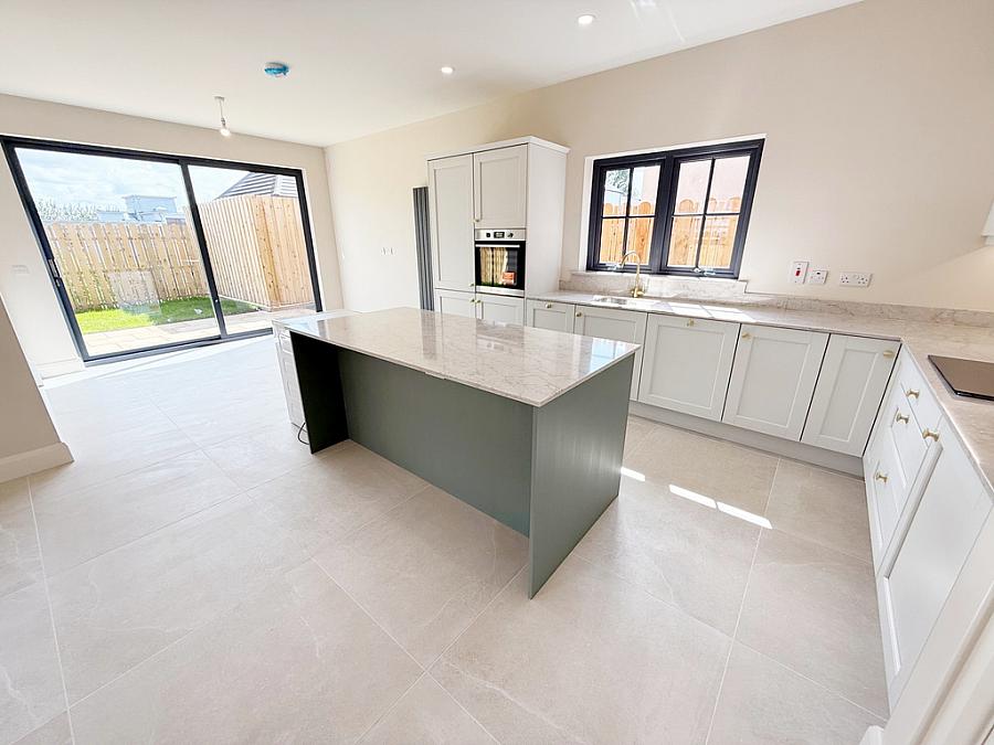 19 Earls Gate