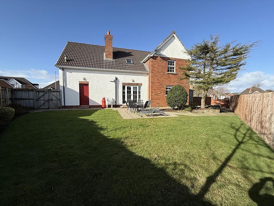 19 Knockantern Grove