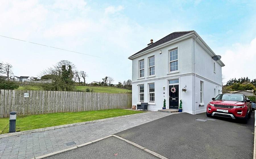3 Strand Place