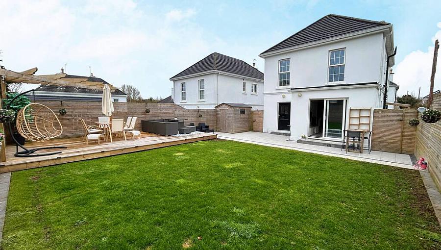 3 Strand Place