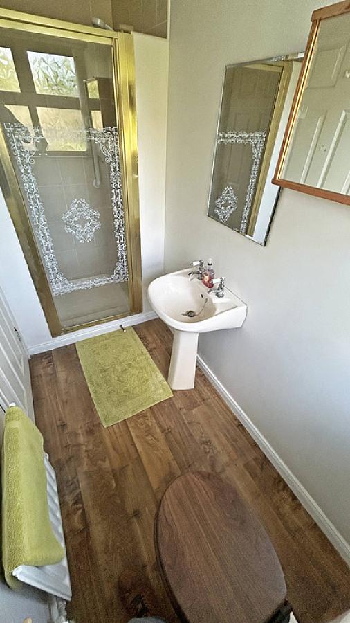 2 University Gardens