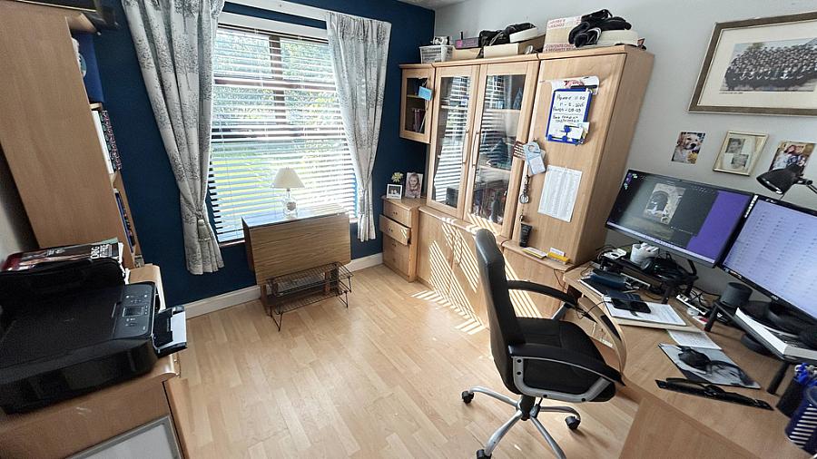 2 University Gardens