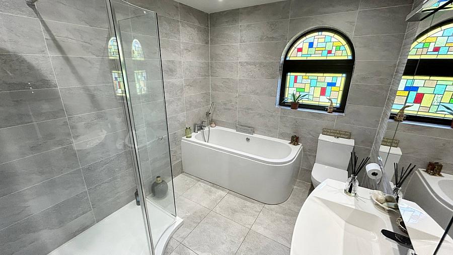 2 University Gardens