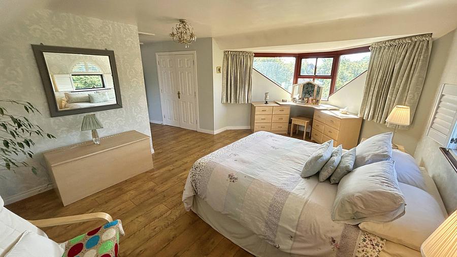 2 University Gardens