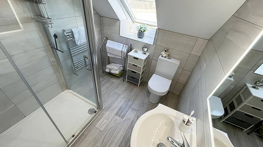 2 University Gardens