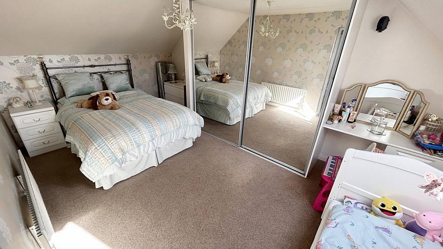 2 University Gardens