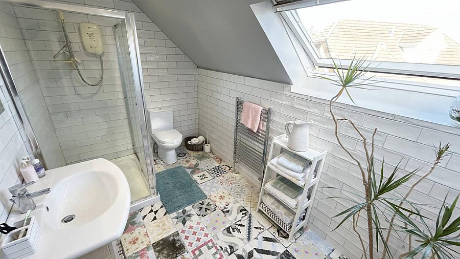 2 University Gardens