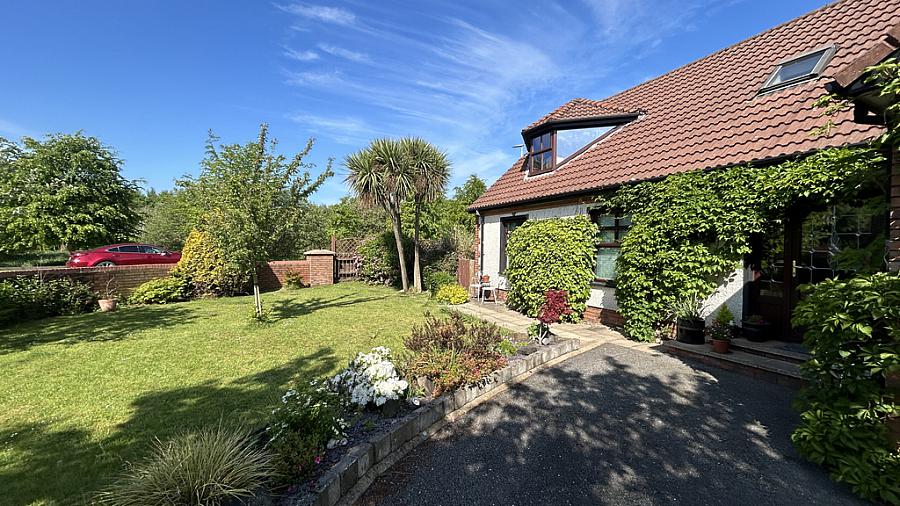 2 University Gardens