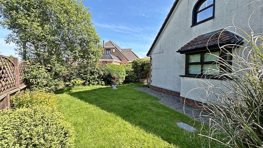 2 University Gardens