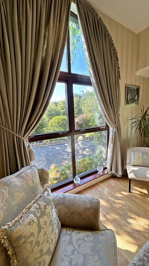 2 University Gardens