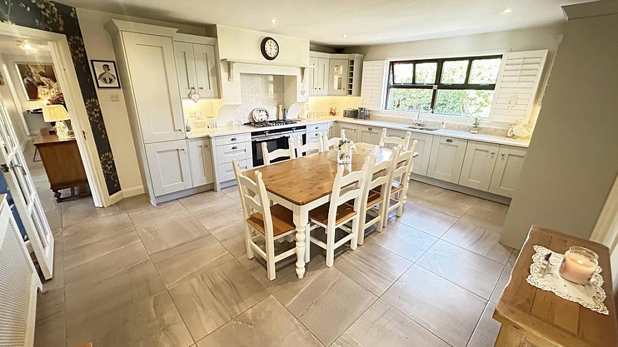 2 University Gardens