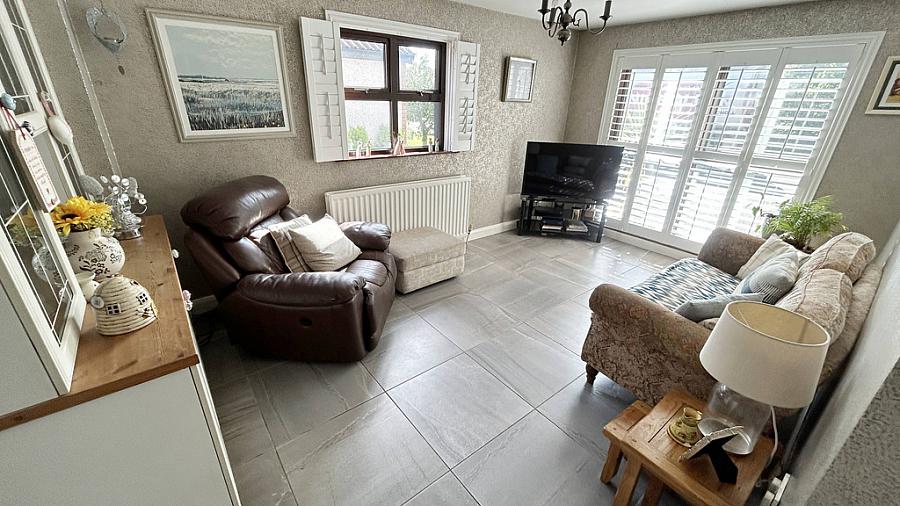 2 University Gardens