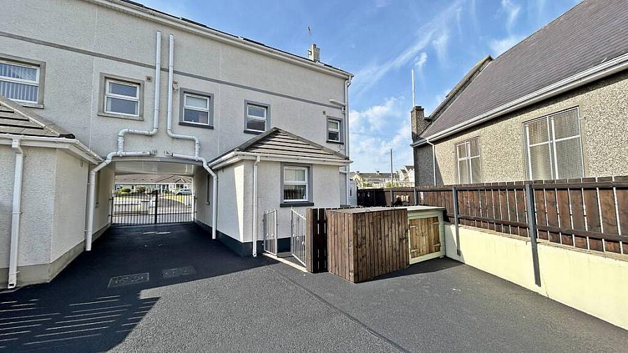 3 Castlewalk