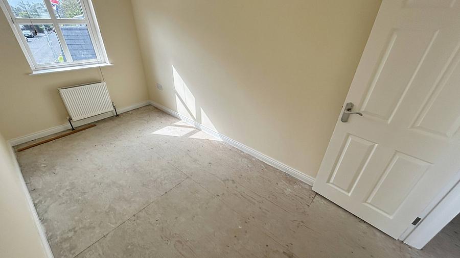 1 Knockmore Road