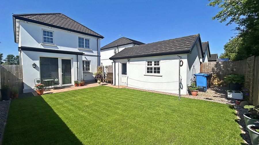 15 Beech Tree Grove
