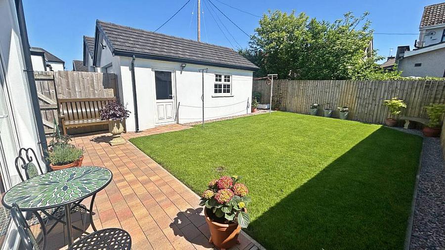 15 Beech Tree Grove