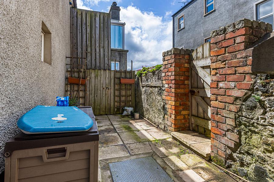 4 Babington Terrace
