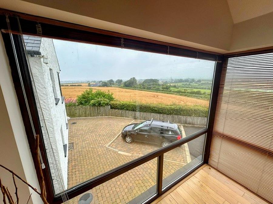 5 Hillcrest View