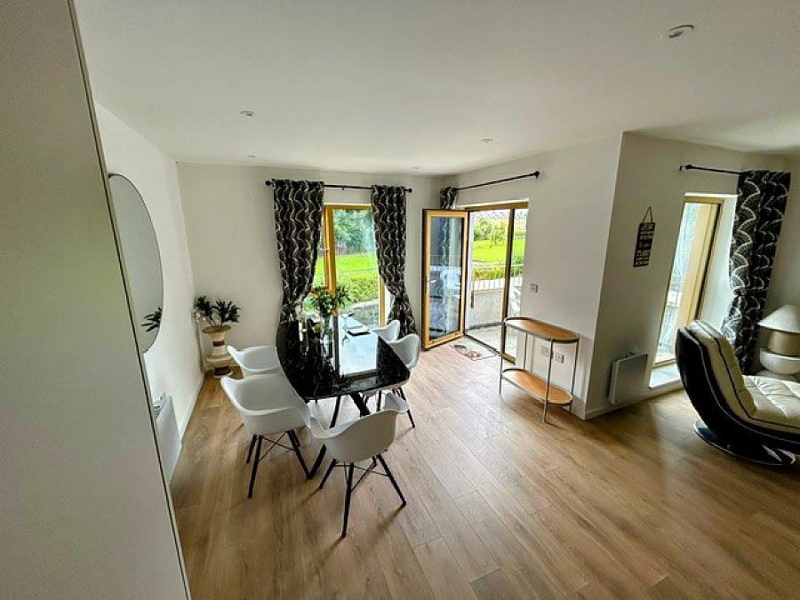 Apt 10 , Riverview Court