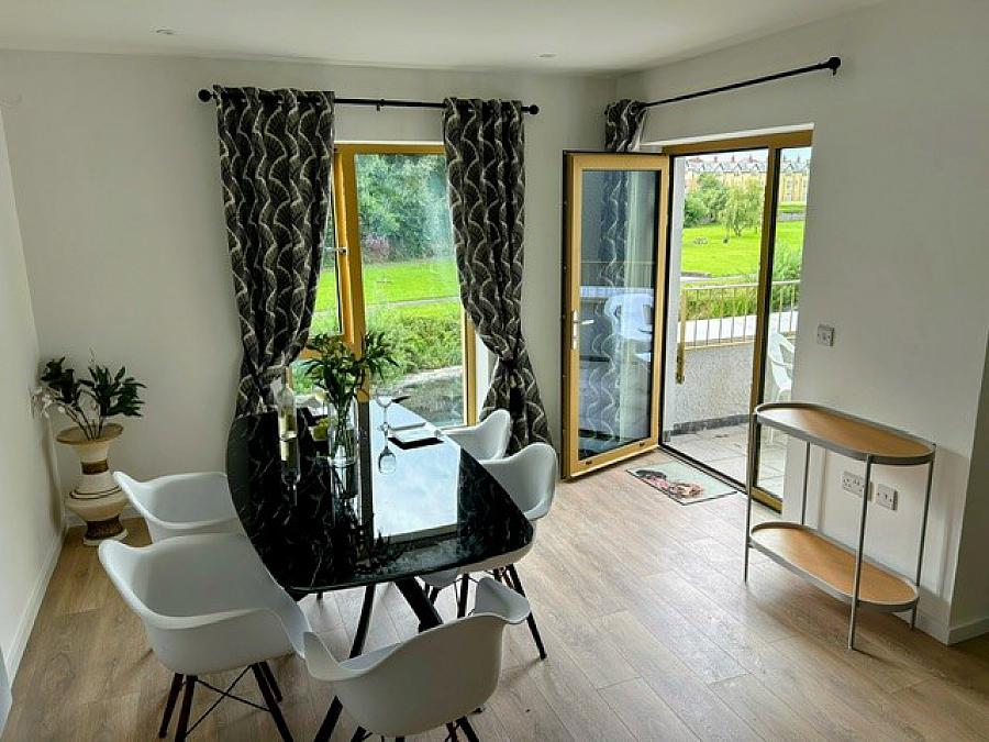 Apt 10 , Riverview Court