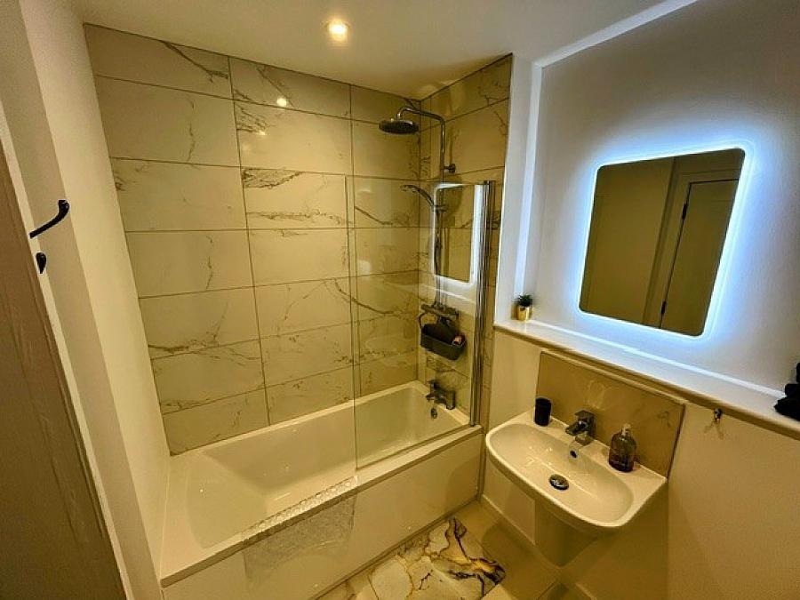 Apt 10 , Riverview Court