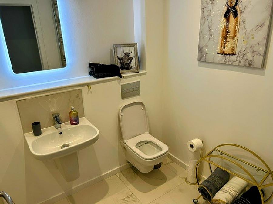 Apt 10 , Riverview Court