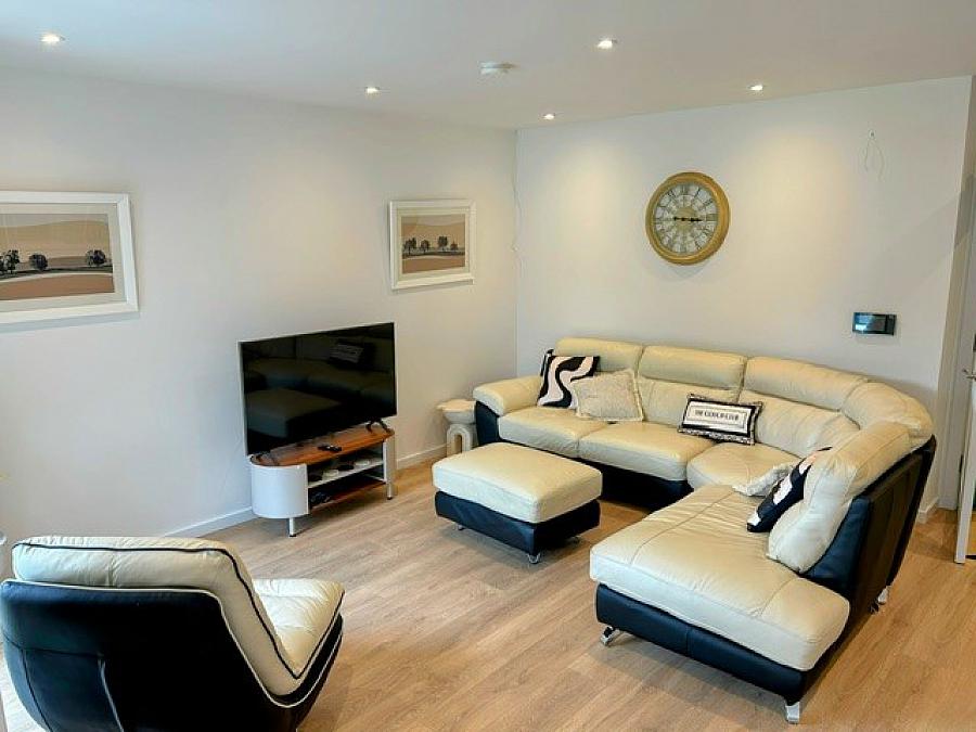 Apt 10 , Riverview Court