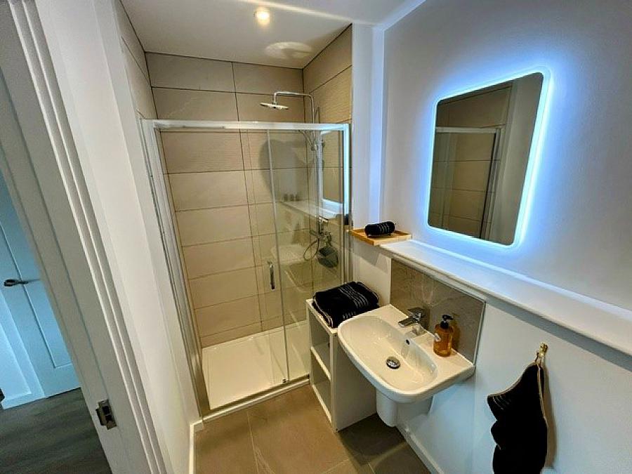 Apt 10 , Riverview Court