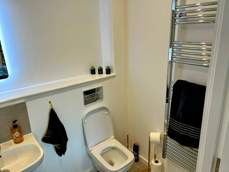 Apt 10 , Riverview Court