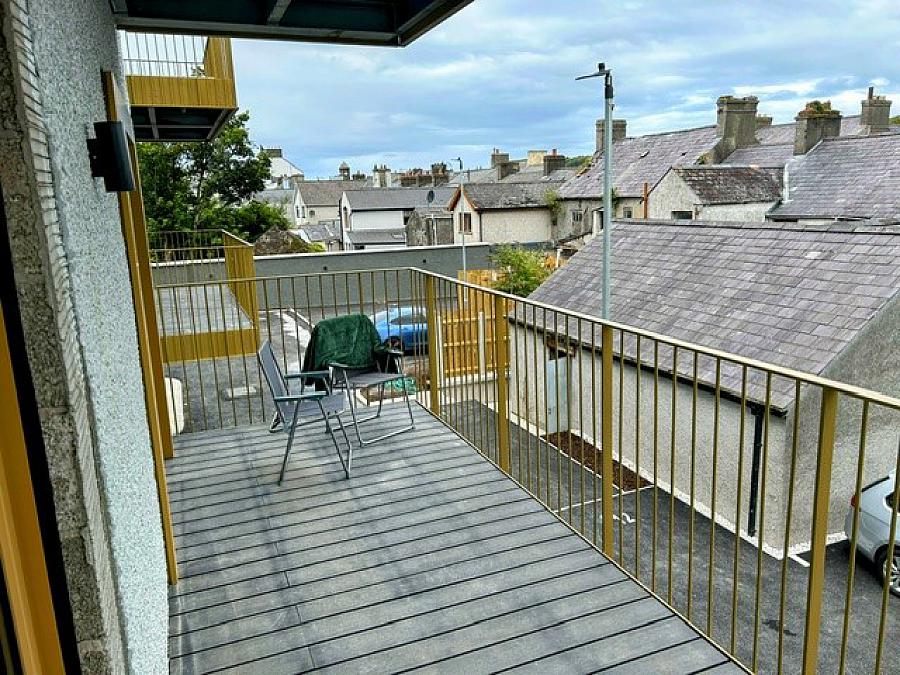 Apt 10 , Riverview Court