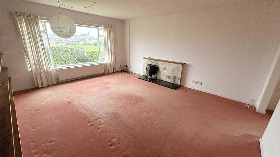 16 Castlewalk