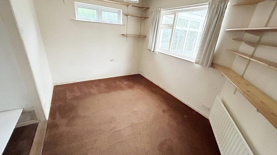 16 Castlewalk