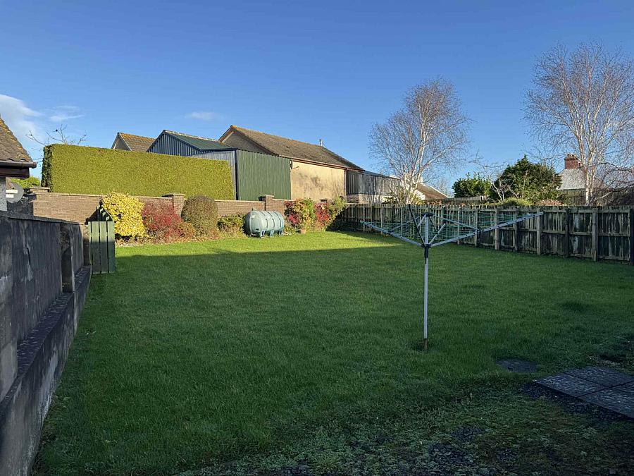 8 Willowvale Crescent