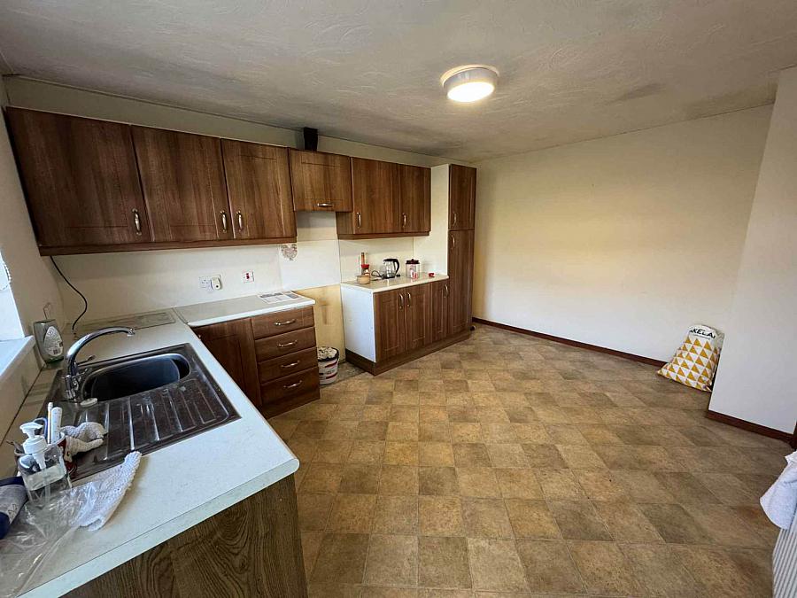 8 Willowvale Crescent