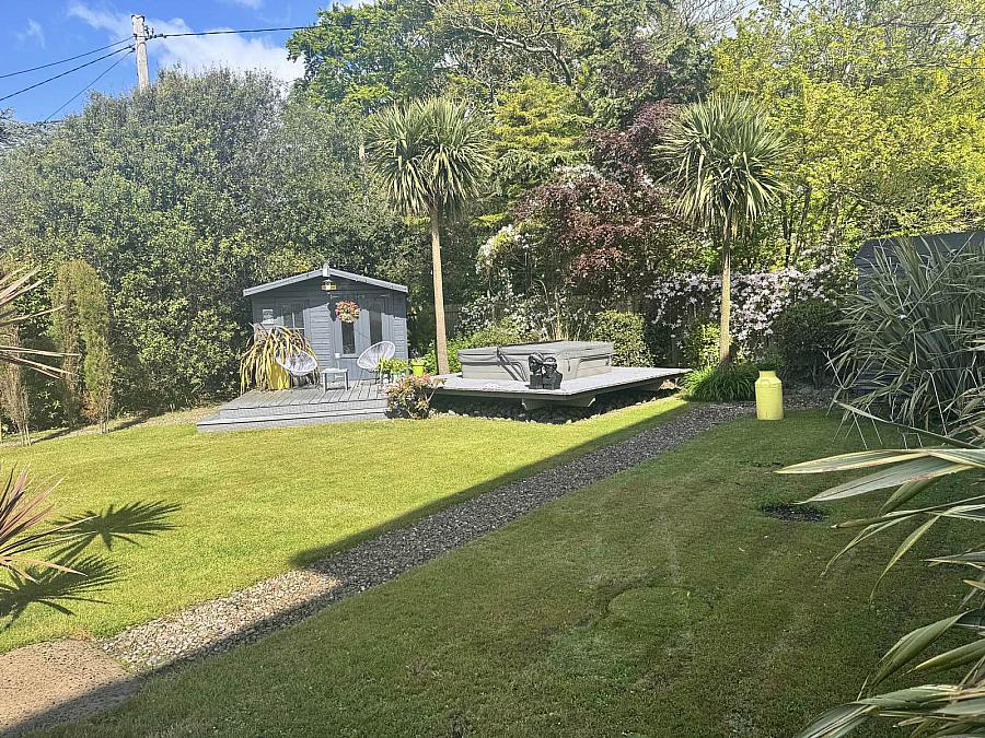 11 Rhanbuoy Park