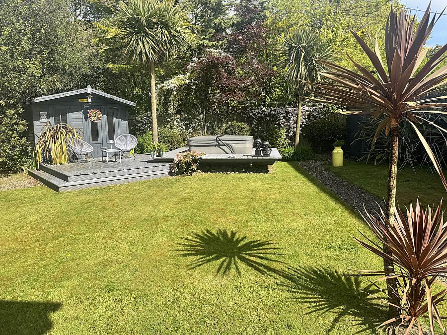 11 Rhanbuoy Park