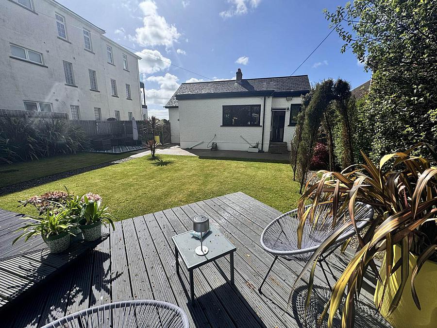 11 Rhanbuoy Park