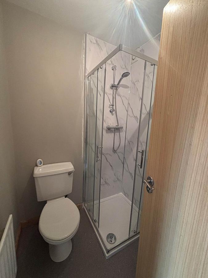 1 Greenedge Court