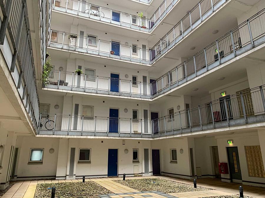 2E Library Square Kent Street