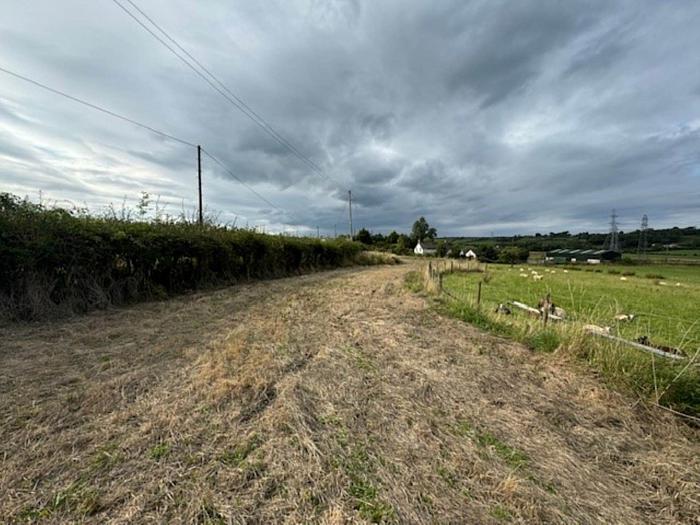 40m Ne Of Millbay Road