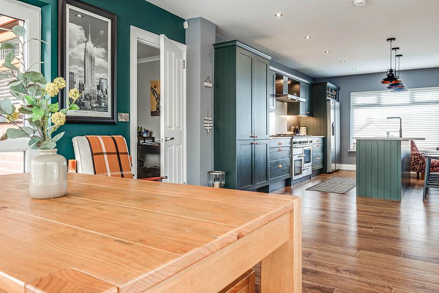 32 Brooklands Park