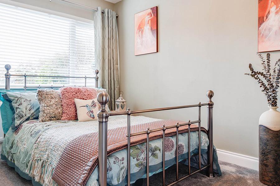 32 Brooklands Park