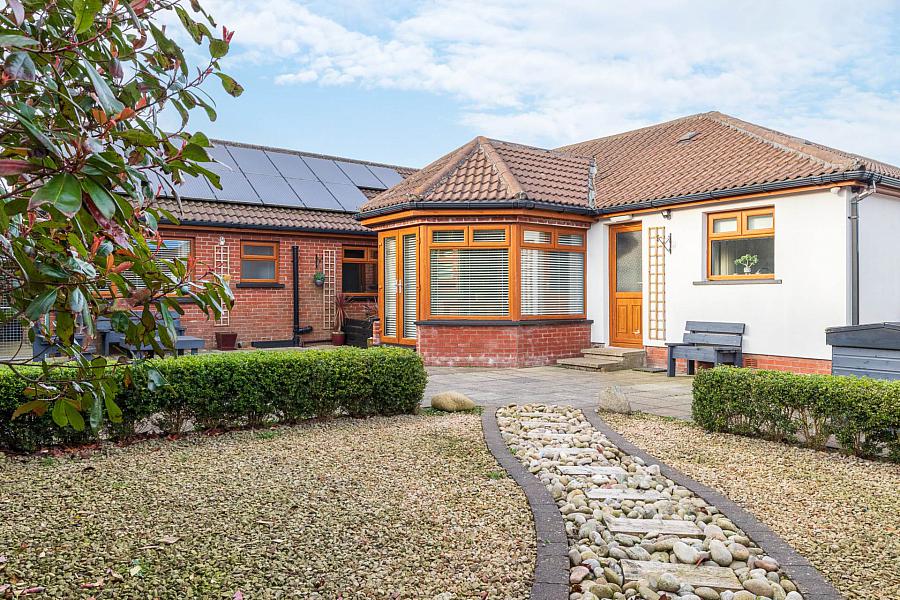 32 Brooklands Park